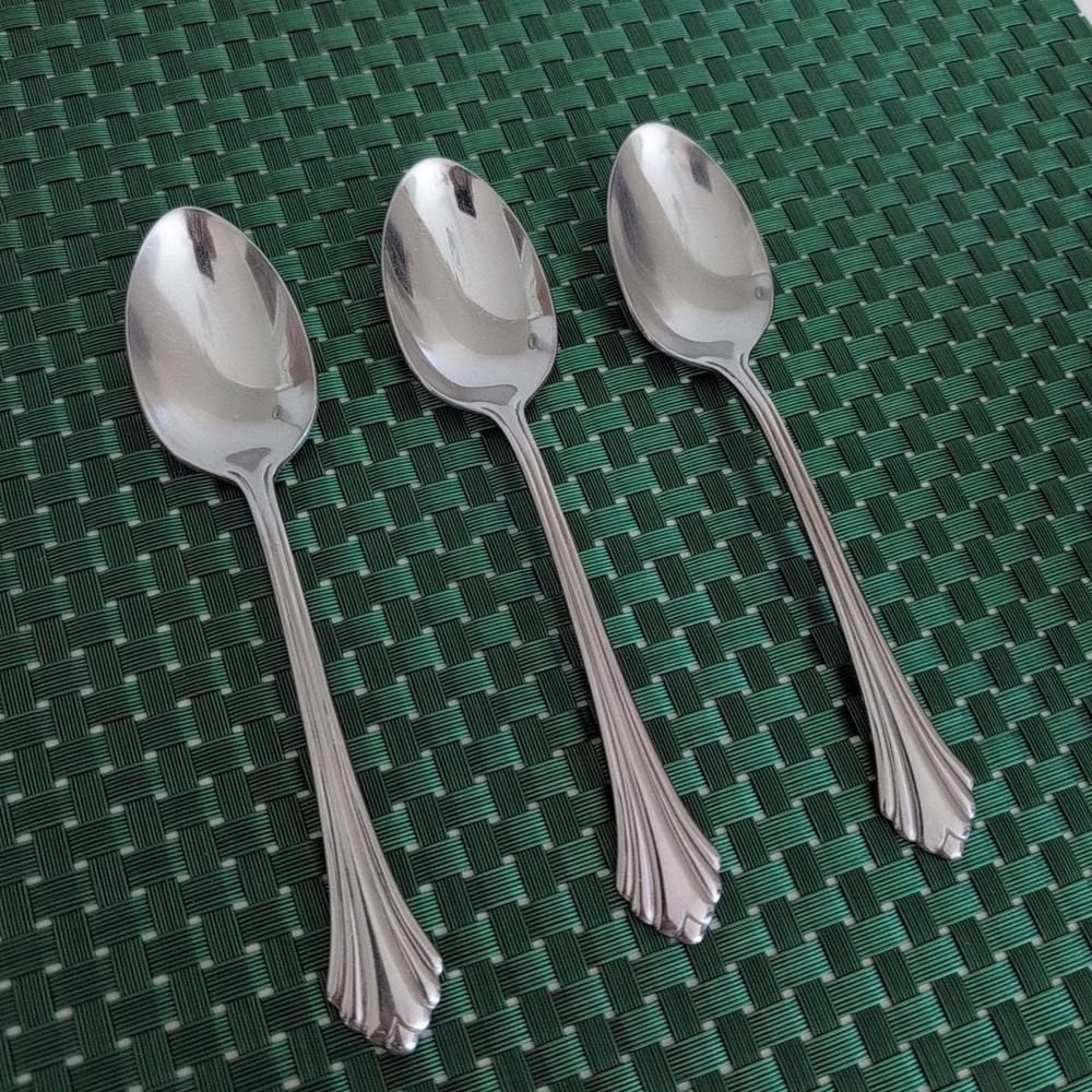 Oneida BANCROFT Teaspoons Set Lot of 3 Stainless Flare Tip Ridged Glossy USA